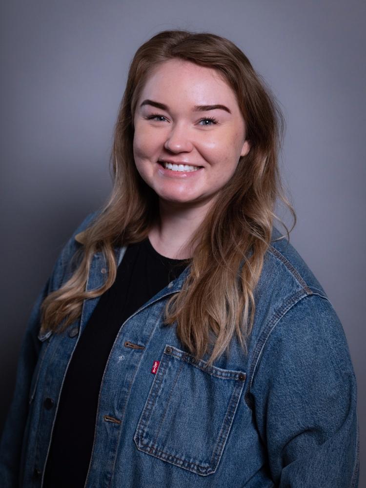 Annie Sullivan Headshot